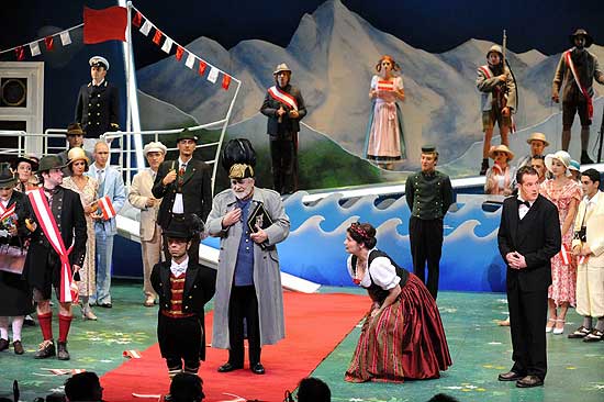 Maximilian Schell ist der "Kaiser" im weißen Rössl (©Foto: Ingrid Grossmann